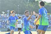 満開の桜と鳥海山、繊細なタッチで 由利本荘市・新美会、カダーレで2