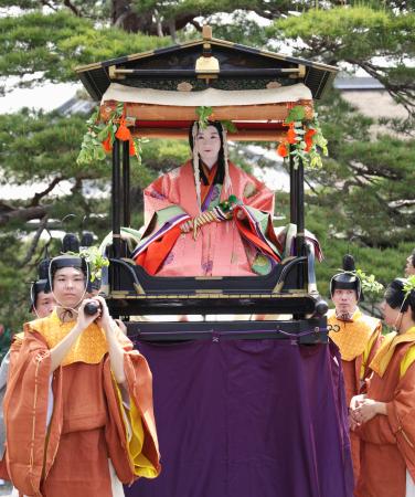 平安絵巻行列、古都彩る 新緑の京都で葵祭｜秋田魁新報電子版