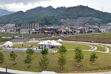 岩手・大槌に「鎮魂の森」完成 東日本大震災で町民の1割犠牲｜秋田魁