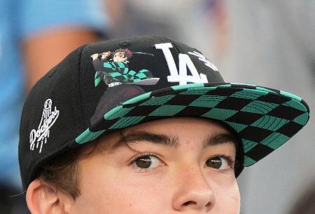 ドジャース、鬼滅の刃とコラボ イラスト付き帽子を来場者に配布｜秋田