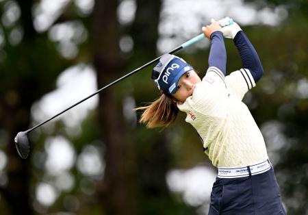 佐久間ら5人首位、渋野28位 女子ゴルフ第1日｜秋田魁新報電子版