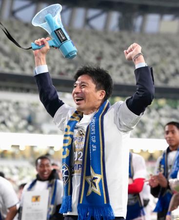 町田の藤田晋社長、続投に意欲 「どんどん強くしていきたい」｜秋田魁