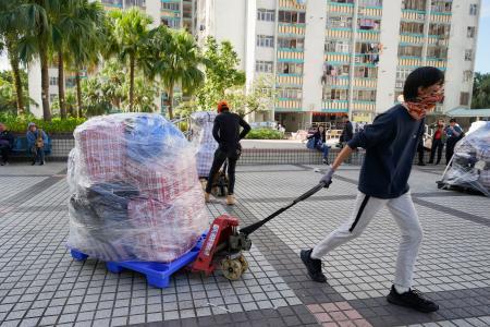 香港警察、火災の支援活動を阻止 政府批判の動き警戒か｜秋田魁新報電子版