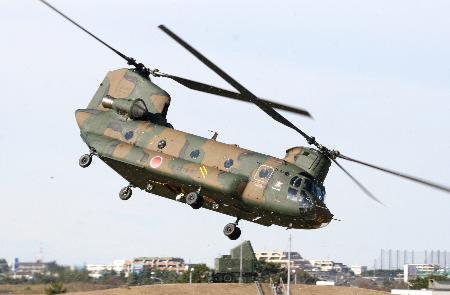 陸自ヘリにレーザー照射 静岡上空10分間、けが人なし｜秋田魁新報電子版