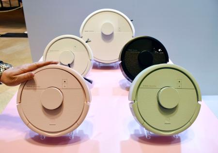 ルンバ、日本向け小型モデル販売 従来機の2分の1サイズ｜秋田魁新報