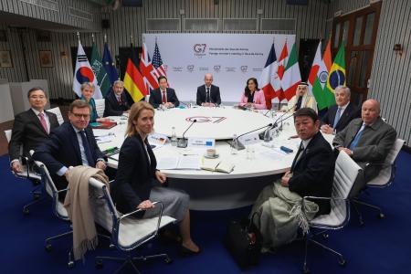 G7、民間人への攻撃停止要求 共同声明で欧米歩み寄り｜秋田魁新報電子版