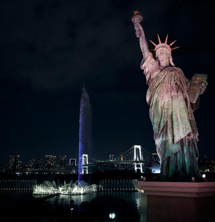 世界最大級の噴水がオープン 東京・お台場海浜公園｜秋田魁新報電子版