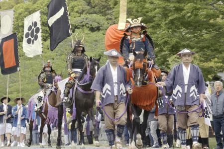 相馬野馬追、武者が出陣式 福島、戦国絵巻さながら｜秋田魁新報電子版