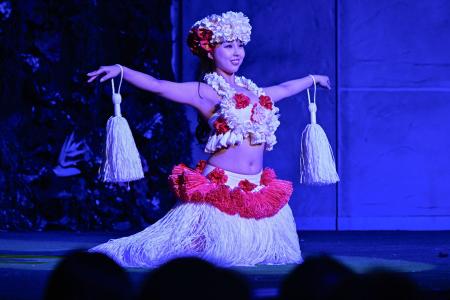 フラガール母娘2代ソロダンサー 福島ハワイアンズ開業60年で初